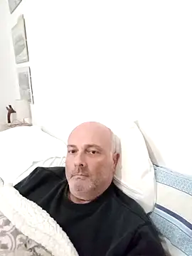 Alexis Bull online show from November 28, 2025, 6:10 pm