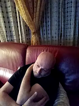 Snapshot of Alexis_Bull chatting on May 6, 2026, 9:42 pm Alexis Bull online show from May 6, 2026, 9:42 pm