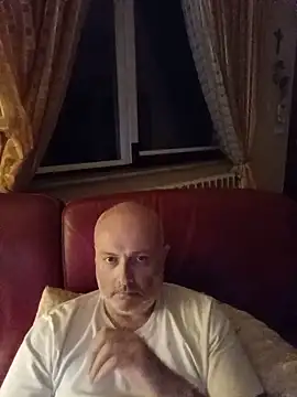 Snapshot of Alexis_Bull chatting on May 11, 2026, 10:29 pm Alexis Bull online show from May 11, 2026, 10:29 pm