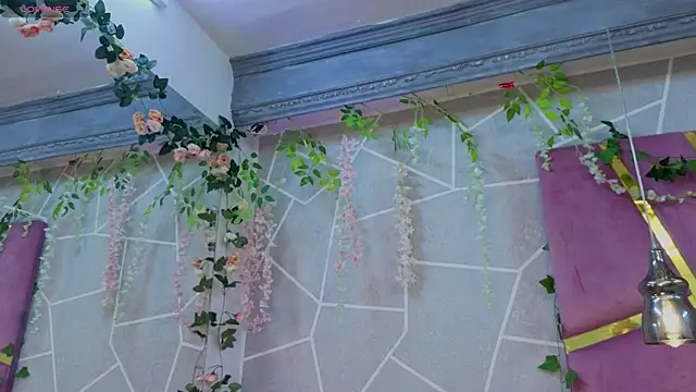 Snapshot of MilleyJones chatting on November 5, 2025, 7:47 pm MilleyJones online show from November 5, 2025, 7:47 pm