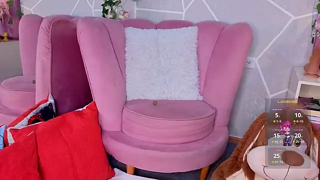 Snapshot of MilleyJones chatting on November 13, 2025, 7:57 pm MilleyJones online show from November 13, 2025, 7:57 pm