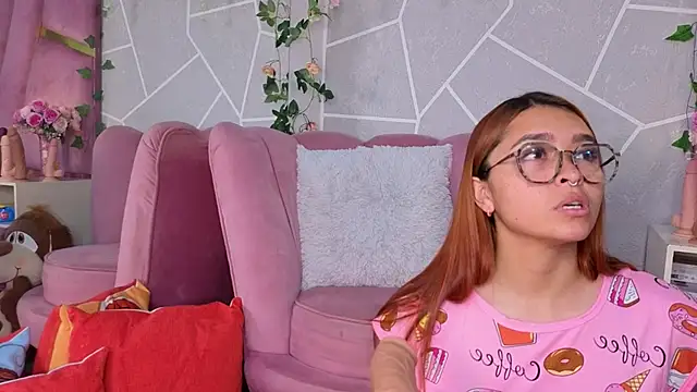 Snapshot of MilleyJones chatting on November 17, 2025, 8:58 pm MilleyJones online show from November 17, 2025, 8:58 pm