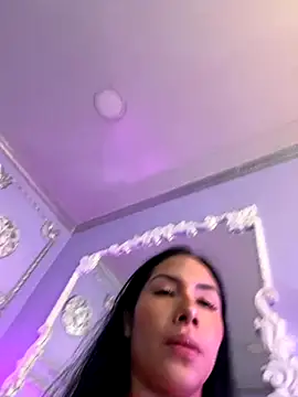 ArianaReynoldss online show from October 6, 2025, 7:33 pm