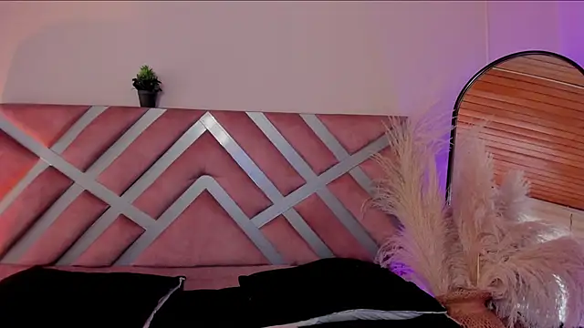 Snapshot of viol_collins__ chatting on September 16, 2025, 7:59 pm viol collins online show from September 16, 2025, 7:59 pm