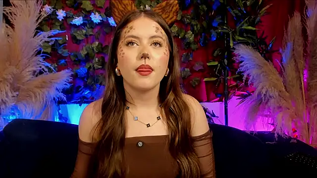 Snapshot of viol_collins__ chatting on October 31, 2025, 5:47 pm viol collins online show from October 31, 2025, 5:47 pm