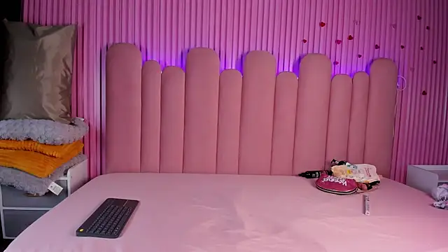 AgataDoll online show from September 18, 2025, 8:55 pm