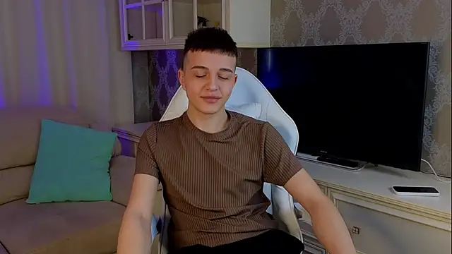 claus boy online show from March 19, 2025, 8:34 am