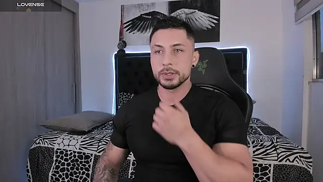 santi aesthetic online show from May 23, 2026, 11:20 pm