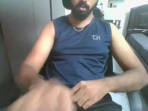 lovelyakash69 online show from September 27, 2025, 5:23 am