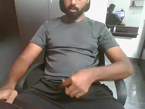 lovelyakash69 online show from October 13, 2025, 4:23 am