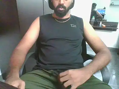 lovelyakash69 online show from November 5, 2025, 3:50 am