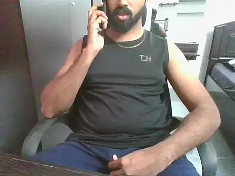 lovelyakash69 online show from December 14, 2025, 4:51 am