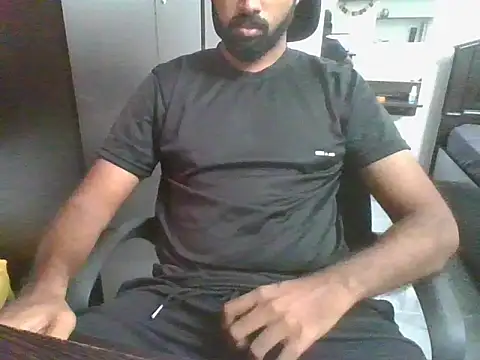 lovelyakash69 online show from January 19, 2026, 6:06 am