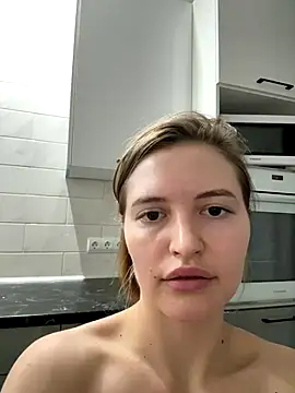 TesssaHart online show from November 20, 2025, 8:08 pm