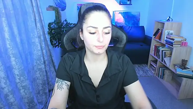 ValeriiMills online show from April 2, 2026, 1:53 pm