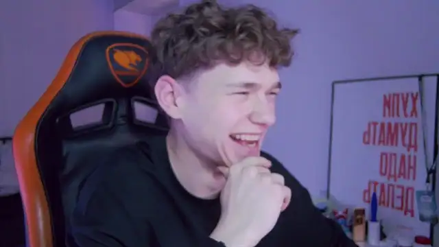 Snapshot of DanyDavis chatting on November 22, 2025, 4:39 pm DanyDavis online show from November 22, 2025, 4:39 pm