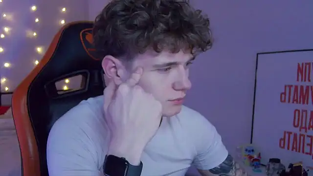 Snapshot of DanyDavis chatting on November 28, 2025, 5:04 pm DanyDavis online show from November 28, 2025, 5:04 pm