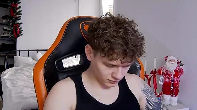 Snapshot of DanyDavis chatting on December 4, 2025, 10:46 am DanyDavis online show from December 4, 2025, 10:46 am