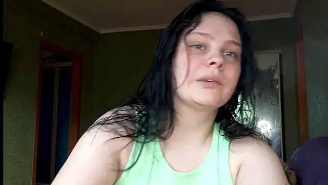 SweetPiggyx online show from May 11, 2026, 4:04 pm