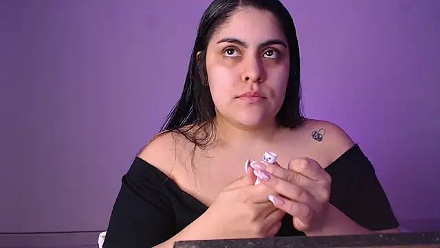 Snapshot of Amandaa_Lynn chatting on November 8, 2025, 11:03 pm Amandaa Lynn online show from November 8, 2025, 11:03 pm