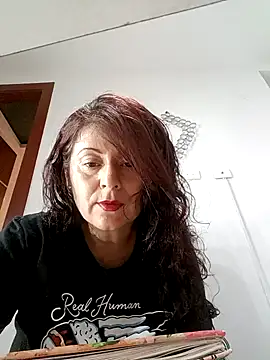 lunadicty online show from November 26, 2025, 11:06 pm