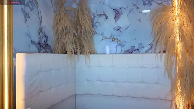 Cerecitaa02  online show from April 21, 2026, 1:42 am