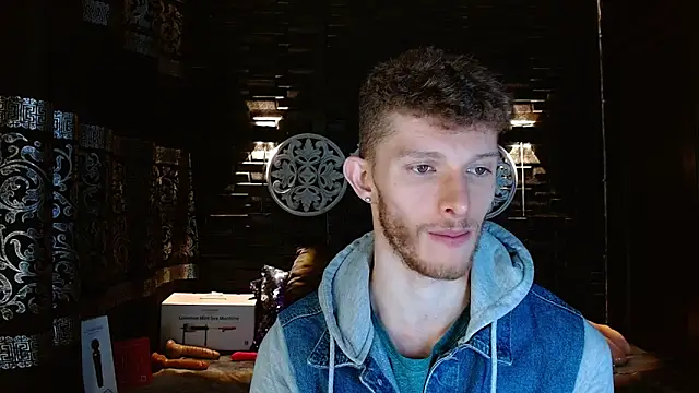 Snapshot of andrewxbi chatting on November 4, 2025, 11:31 am andrewxbi online show from November 4, 2025, 11:31 am