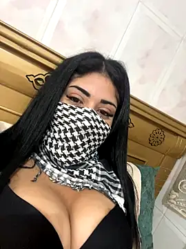 Snapshot of QueenLujaine chatting on October 12, 2025, 7:29 am QueenLujaine online show from October 12, 2025, 7:29 am