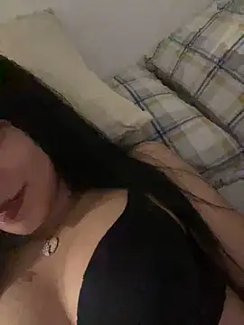 Snapshot of QueenLujaine chatting on October 19, 2025, 2:29 pm QueenLujaine online show from October 19, 2025, 2:29 pm