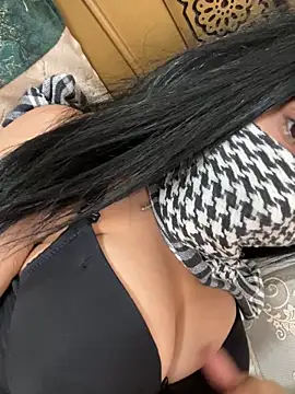 Snapshot of QueenLujaine chatting on January 17, 2026, 11:04 am QueenLujaine online show from January 17, 2026, 11:04 am