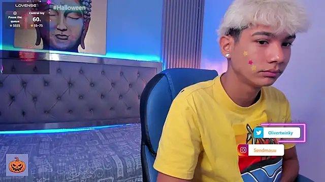 OliverTwinky online show from October 5, 2025, 2:37 pm