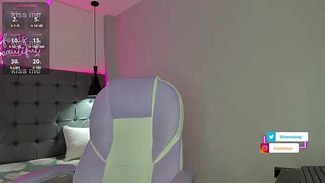 OliverTwinky online show from November 8, 2025, 1:33 pm