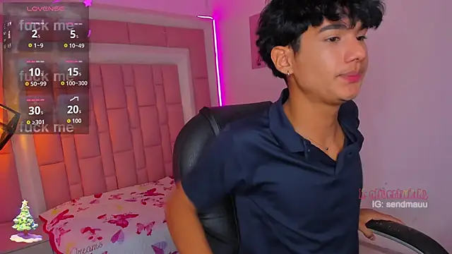 OliverTwinky online show from November 24, 2025, 7:08 am