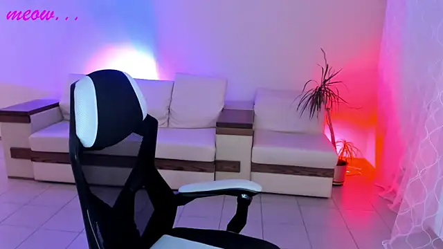 SweetMeeow online show from November 6, 2025, 1:17 am