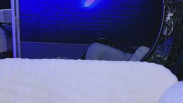 AlessiaCroft online show from April 1, 2026, 4:13 am