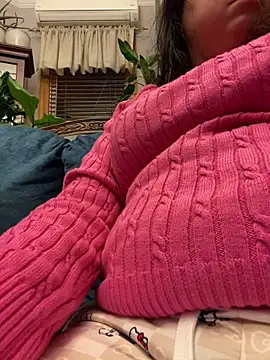 w3tkittty online show from February 12, 2026, 4:07 am