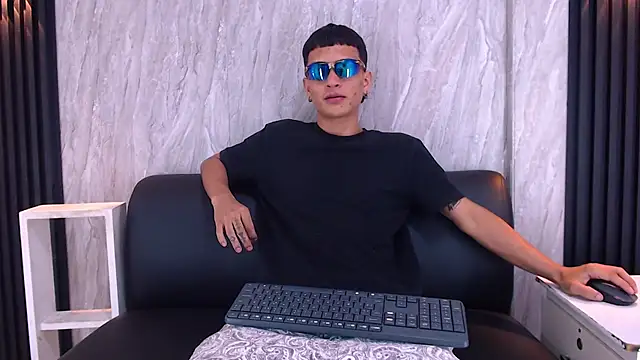 Snapshot of Matt_Ruso chatting on September 18, 2025, 11:07 pm Matt Ruso online show from September 18, 2025, 11:07 pm