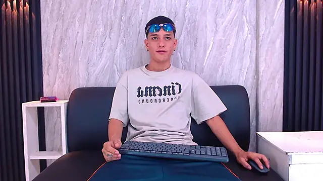Snapshot of Matt_Ruso chatting on September 22, 2025, 6:32 pm Matt Ruso online show from September 22, 2025, 6:32 pm