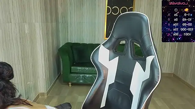 clementine t online show from November 13, 2025, 12:37 pm