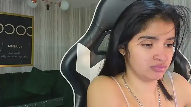 clementine t online show from November 18, 2025, 12:31 pm