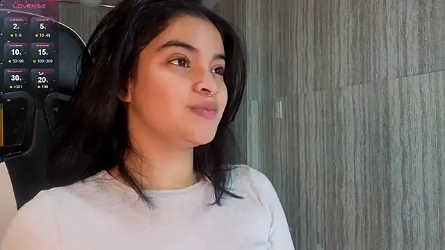 clementine t online show from November 27, 2025, 12:51 pm