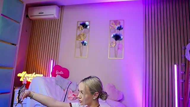 SabrinaJade online show from February 21, 2026, 7:09 am