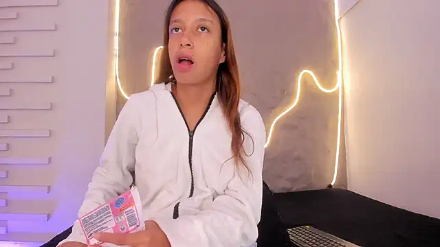 Dulce Quintana online show from December 2, 2025, 12:21 pm