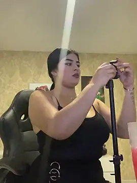 Kariina  69 online show from December 16, 2025, 1:10 am