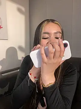 Cristina pinkk online show from September 30, 2025, 1:32 am