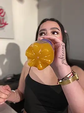 Cristina pinkk online show from October 16, 2025, 2:23 am