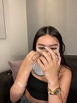 Cristina pinkk online show from November 5, 2025, 3:06 am