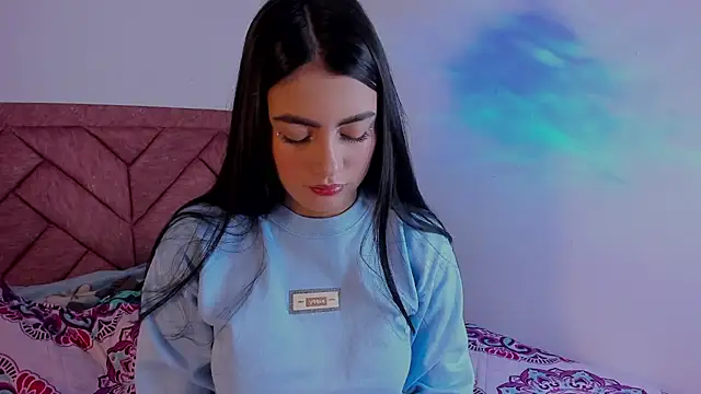 mialeia01 online show from September 24, 2025, 8:34 pm