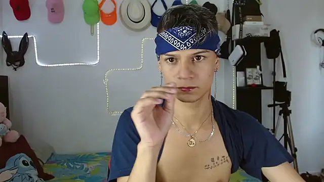 axce1 boy24 online show from September 11, 2025, 6:19 pm