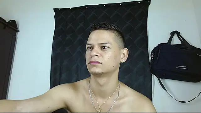 axce1 boy24 online show from October 17, 2025, 12:30 pm